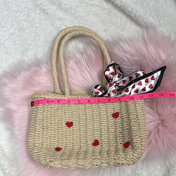 Cream and Red Tote Bag with Playful Accents for the summer - Picture 6 of 9